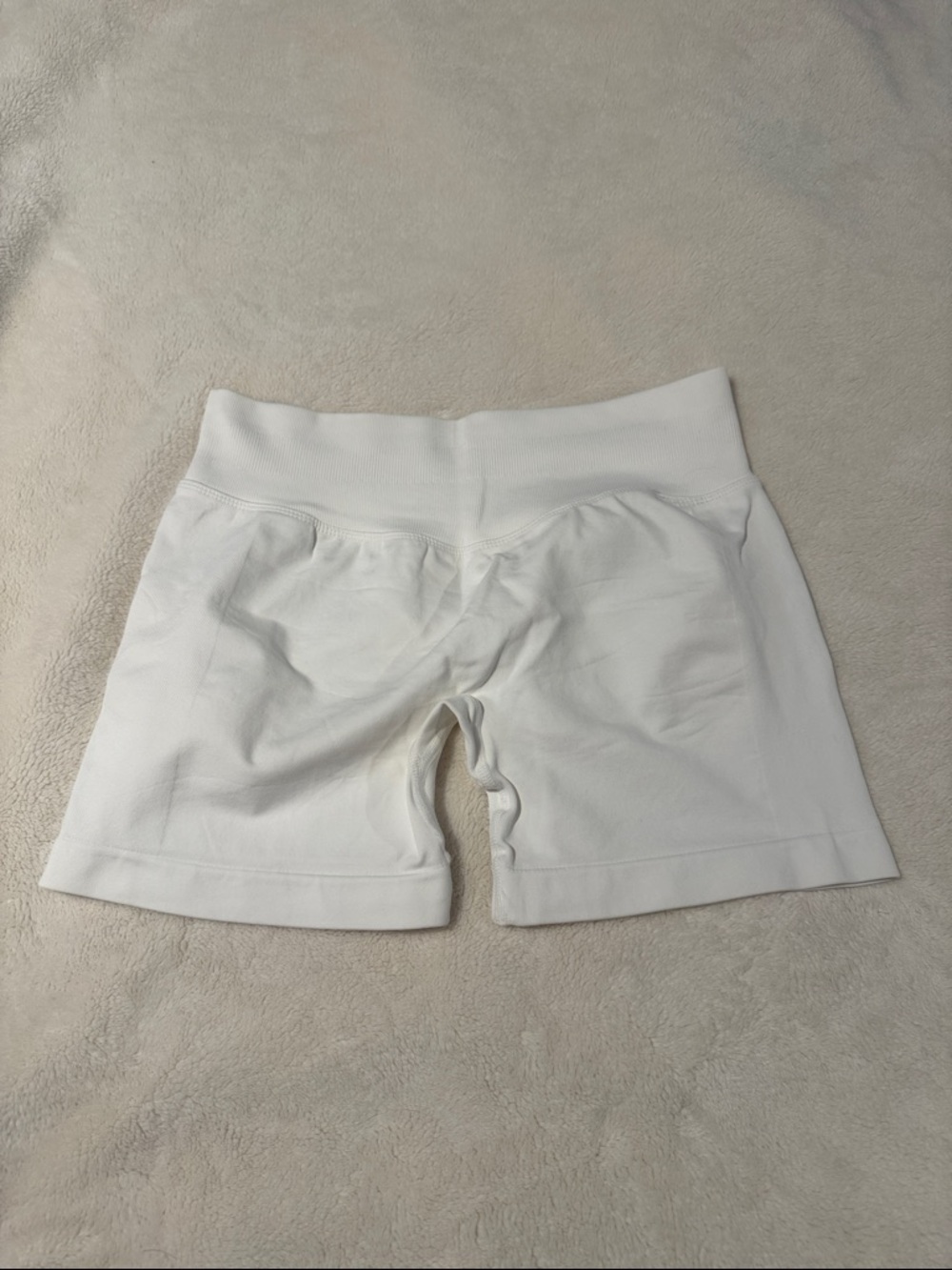 WHITE GYM SHORTS